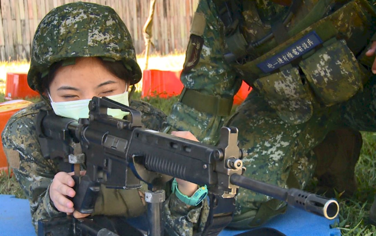 VIDEO: Summer camp organized by the military popular among students