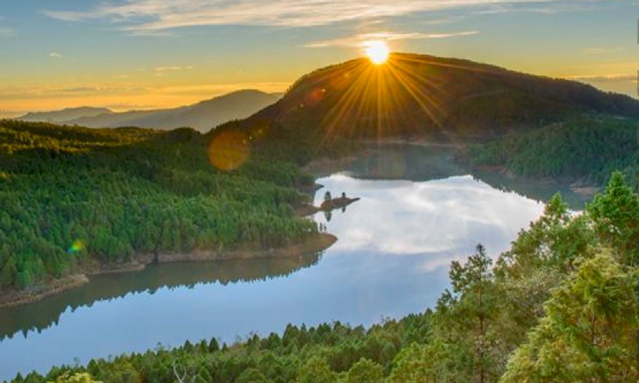 VIDEO: Sunrise destination Taiping Mountain