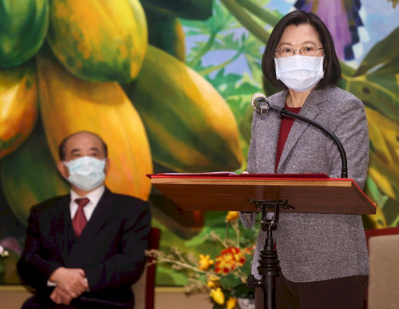 Dual-track approach aims to ensure enough vaccines: Tsai