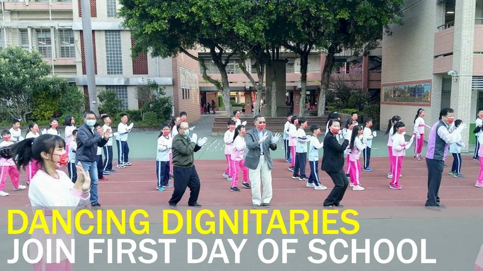 VIDEO: Taipei deputy mayors attend delayed school re-opening