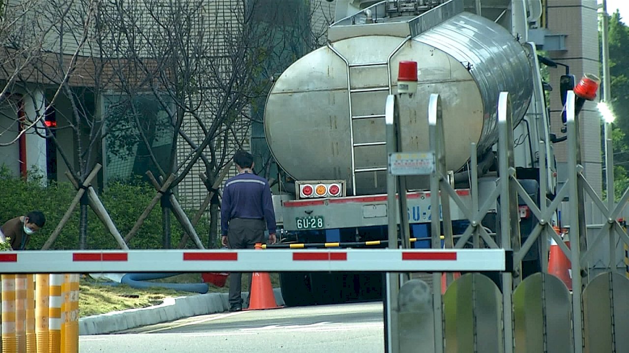 VIDEO: Hsinchu, Miaoli, and Taichung reduce water pressure for first time