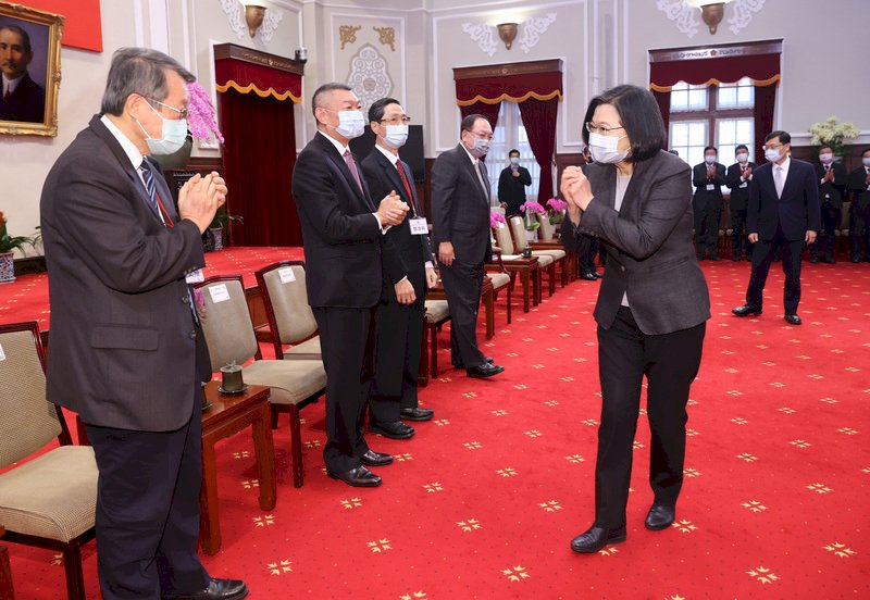 Government will help SMEs transform and upgrade: Tsai