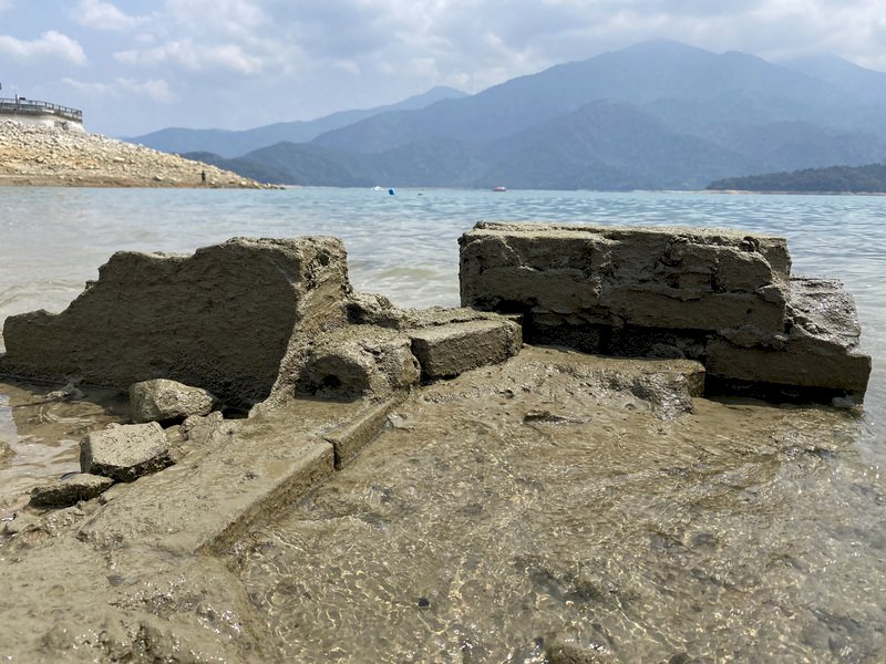 Belly of Sun Moon Lake
