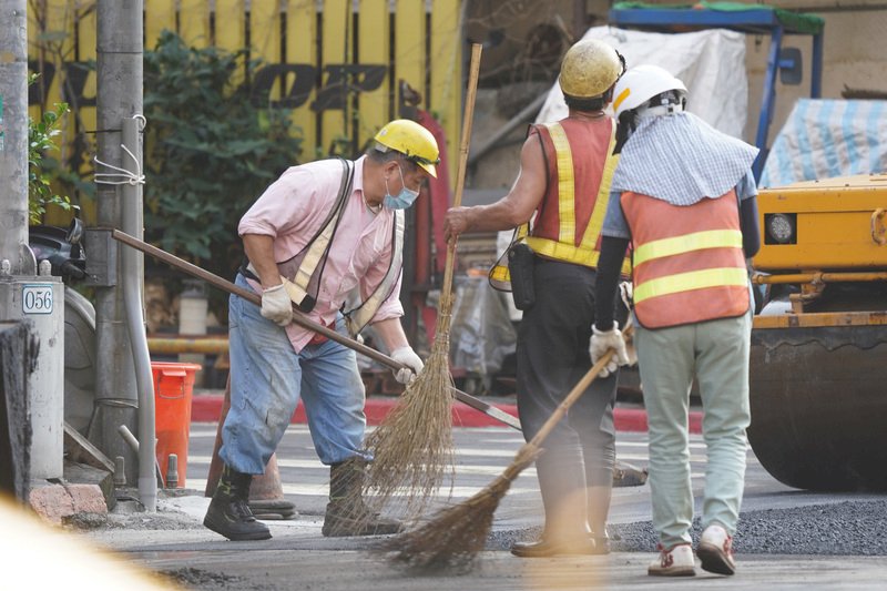 Migrant worker ban expected to be lifted soon