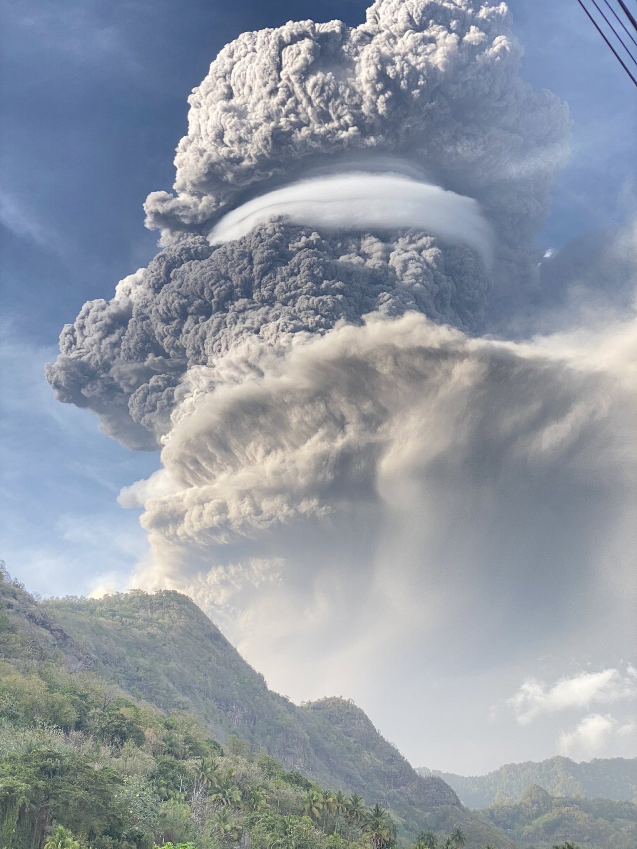 Taiwan gives US$300,000 to St. Vincent as volcano continues to erupt