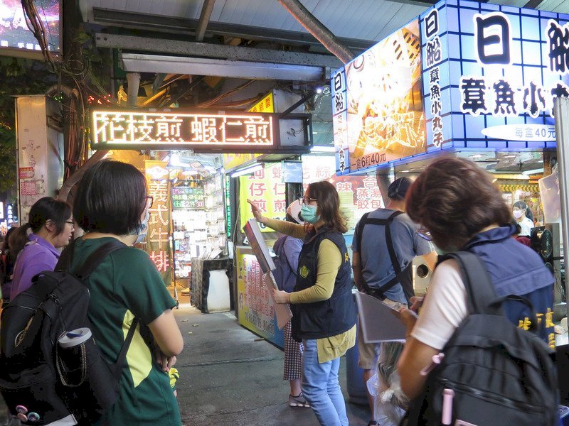 Video: Taiwan’s night markets face crisis amid COVID restrictions