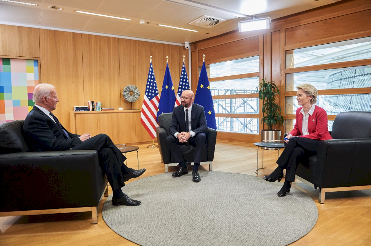 Foreign ministry hails US-EU statement backing cross-strait peace