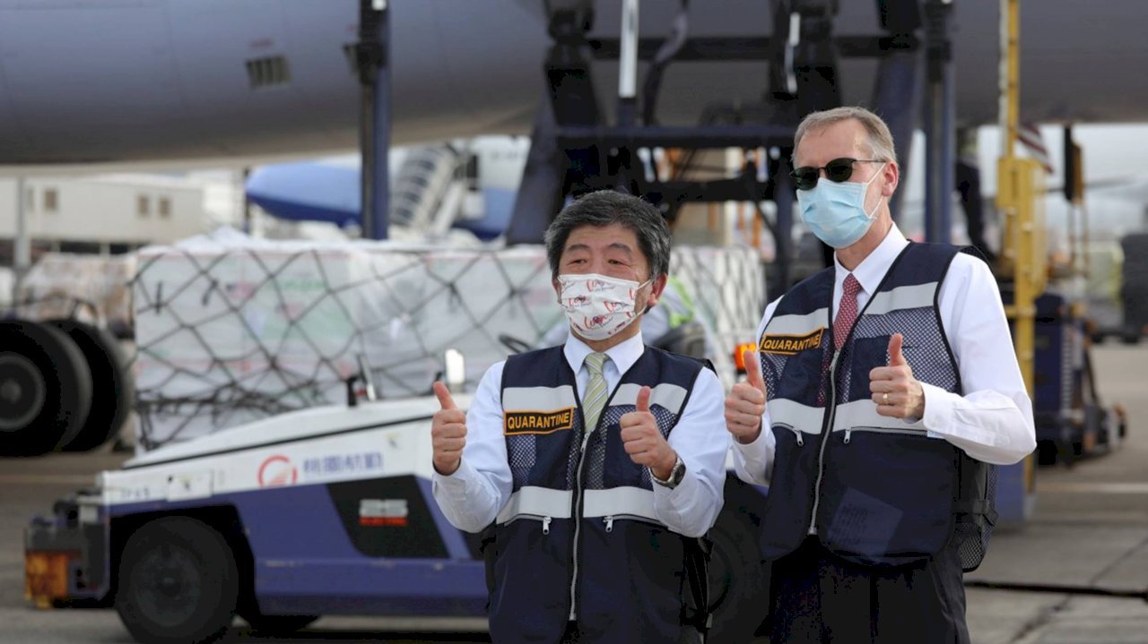 2.5 million COVID-19 vaccine doses arrive from the US