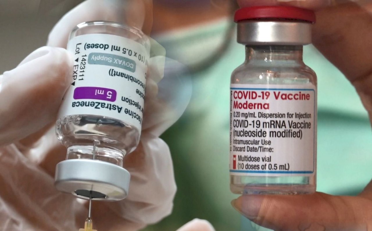 Video: Taiwan doctors say both available COVID vaccines effective