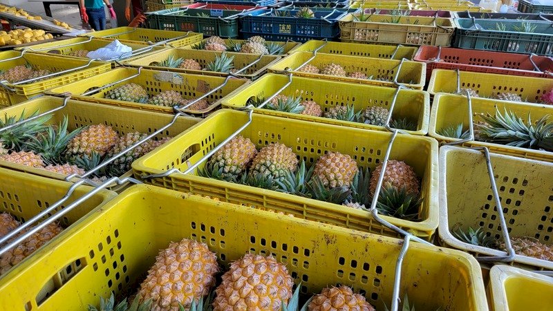 Too many pineapples, an April Fool's pizza, and what happens to your lost items on the rail