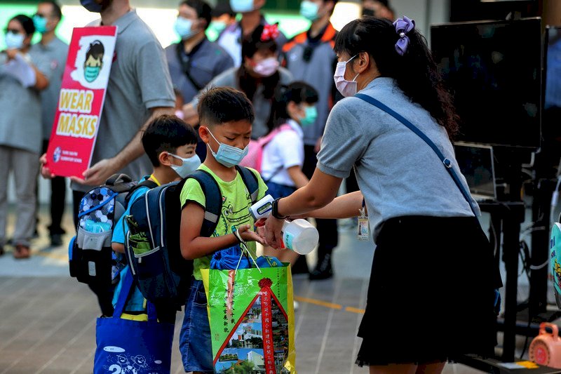 Video: Taiwan goes back to school...with COVID measures in place