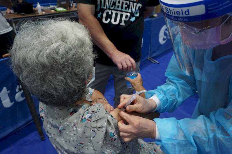 New shipment of COVID-19 vaccine doses to arrive Friday
