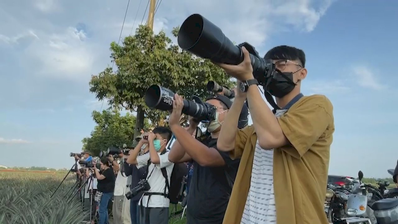 VIDEO: Han Kuang fighter jet exercises draw military fans