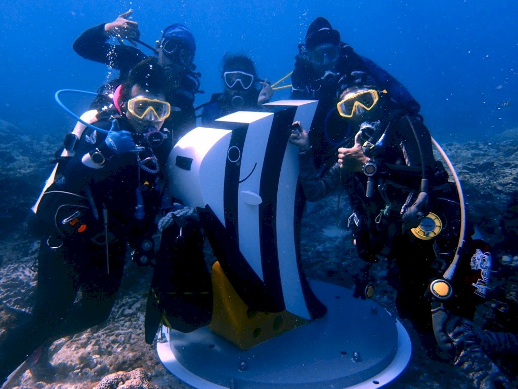 Underwater mailboxes