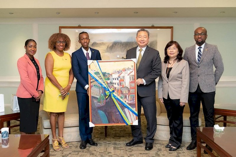 St. Vincent gifts foreign ministry painting to commemorate relations