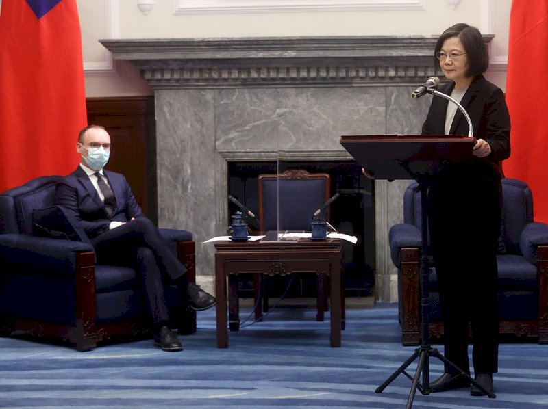 Tsai meets Baltic lawmaker delegation