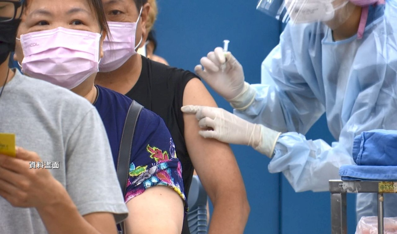 VIDEO: Doctors list recommendations for third COVID-19 dose