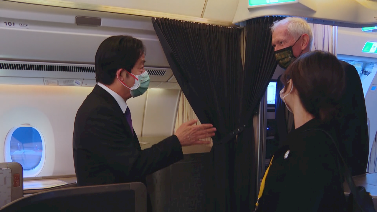 VIDEO: Taiwan vice president lands in LA