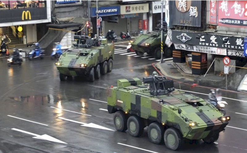 Tsai calls for stronger military preparedness in wake of Ukraine crisis