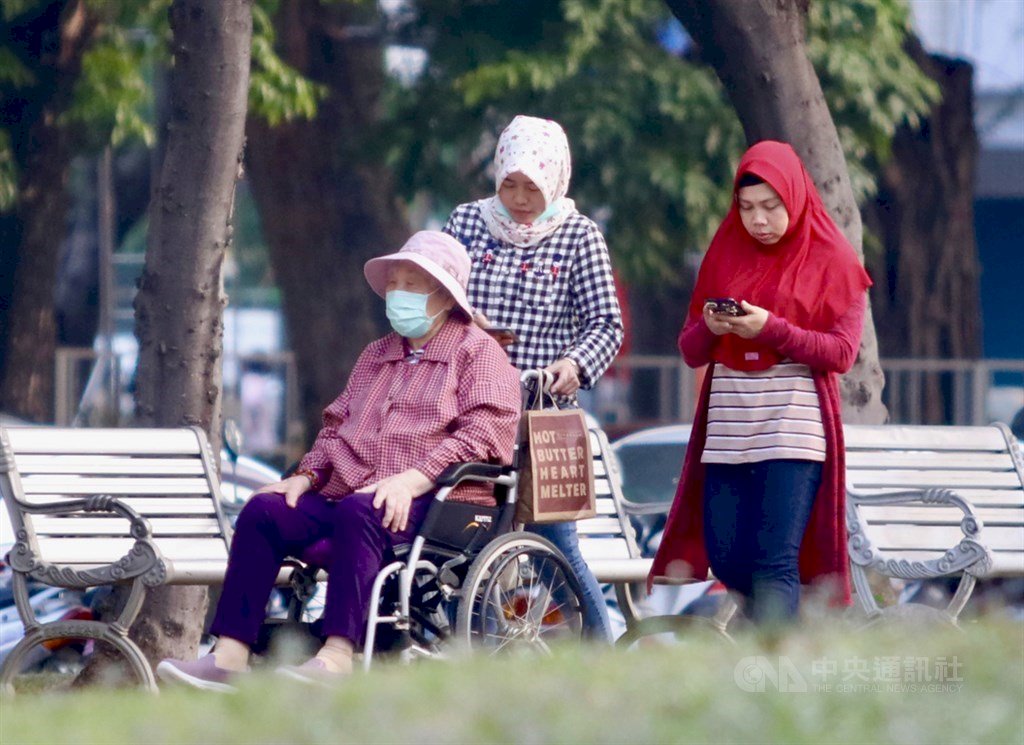 Taiwan plans path to residency for skilled migrant workers