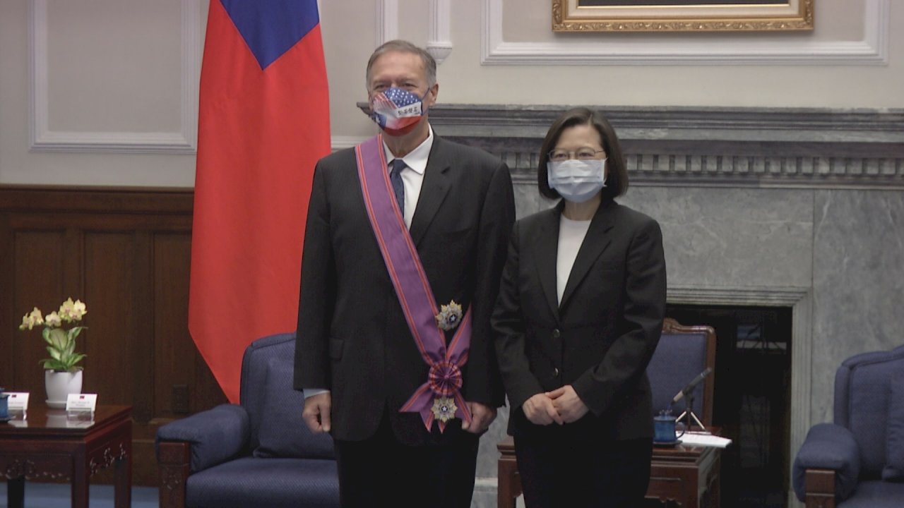 VIDEO: Former US Secretary of State Mike Pompeo meets with President Tsai