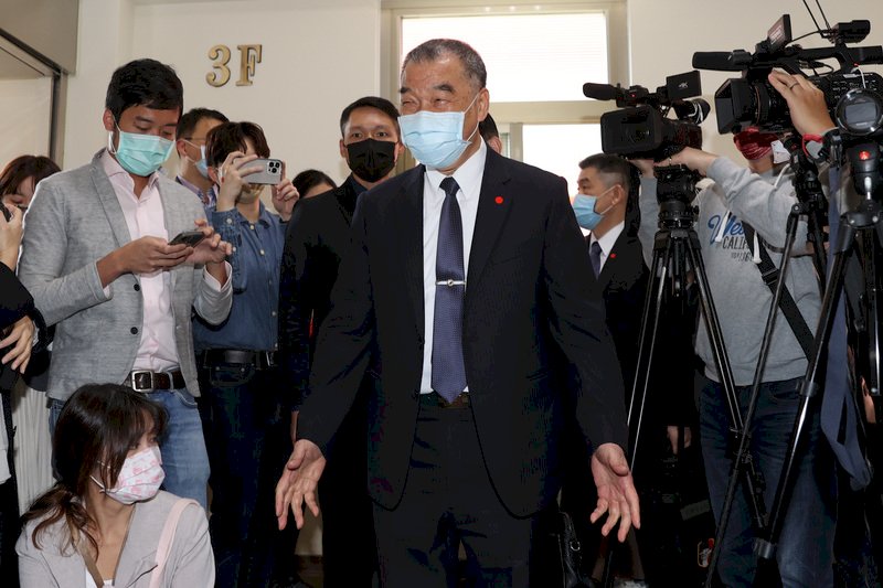 Defense minister: Taiwan learning from Ukraine response to invasion