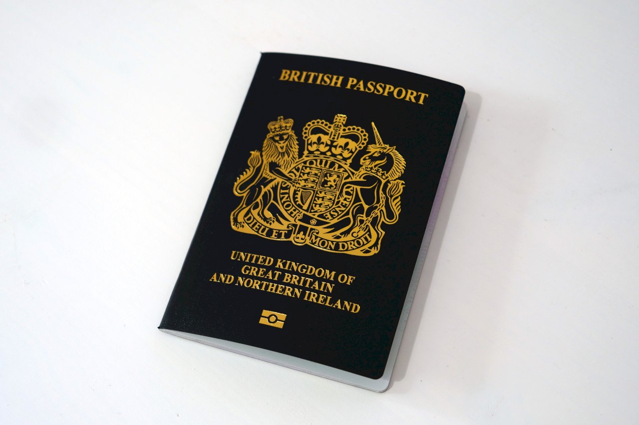 Taiwan, UK working holiday visa holders can change visa type overseas