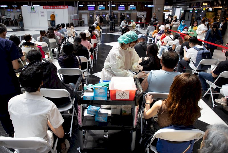 Taiwan planning 3-dose requirement for high-risk activities