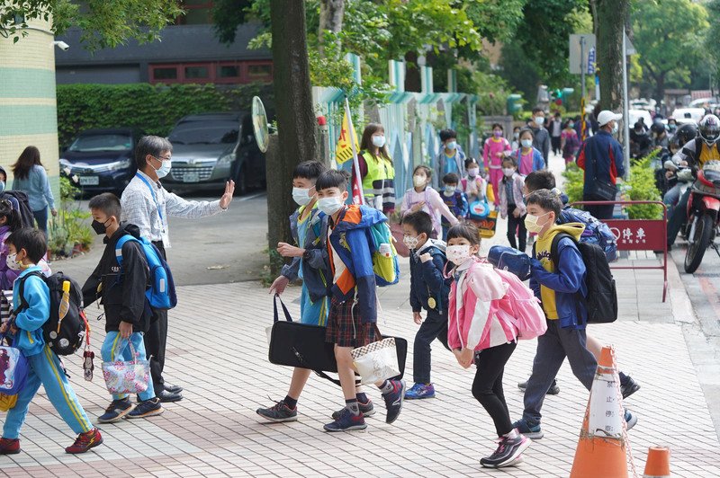 6 to 11-year-olds to get COVID vaccination in school