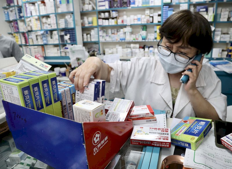 ‘Not impossible’ 1 in 5 people could catch COVID: Health minister