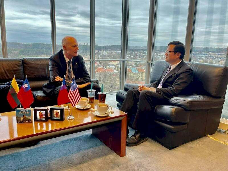 Taiwanese Representative Office in Lithuania gets first visit by US senator