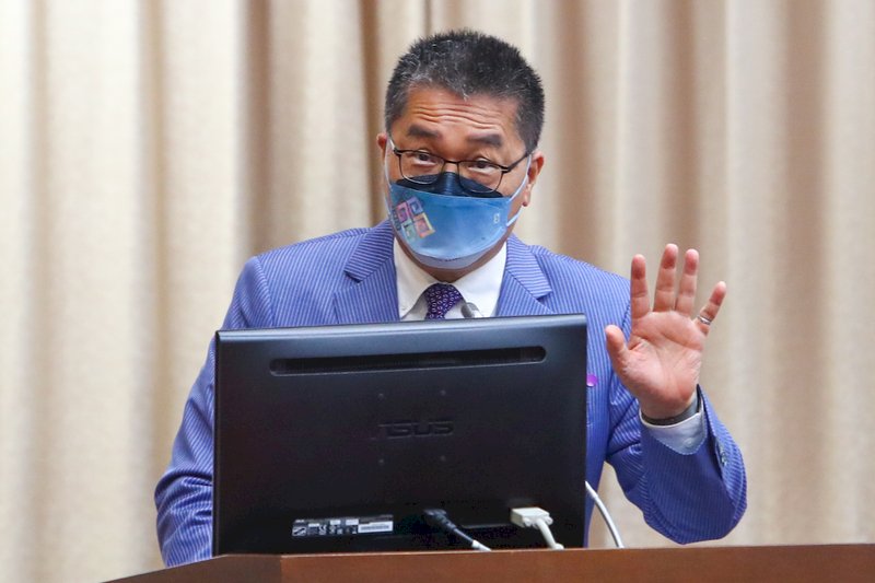 Government still discussing Hong Konger residence proposal