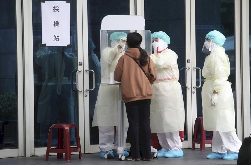 Taiwan breaks record daily COVID deaths