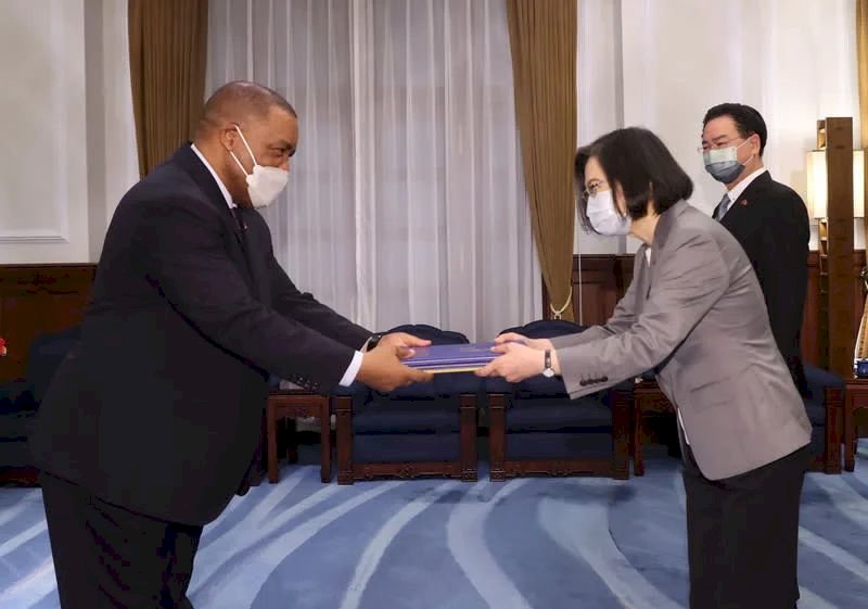 President Tsai meets new Eswatini ambassador
