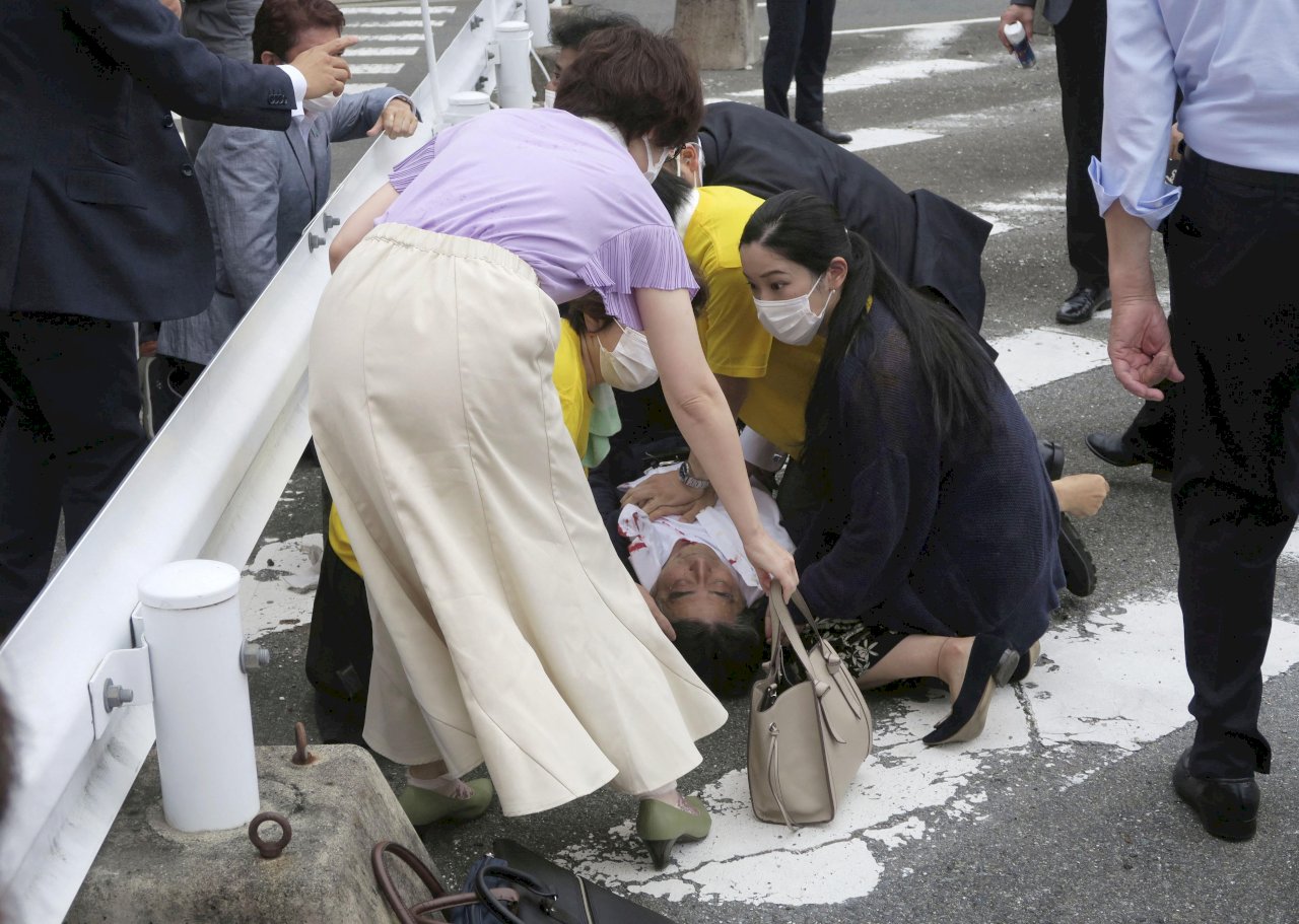 Japan ex-PM Abe shot dead by gunman