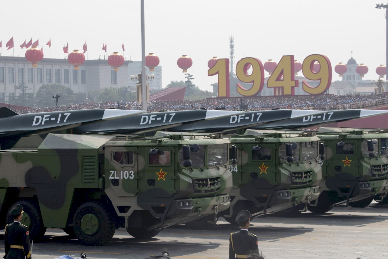 VIDEO: China fires ballistic missiles and deploys an advanced destroyer around Taiwan