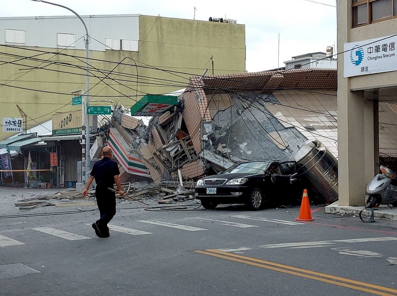 BREAKING NEWS: 6.8 magnitude earthquake derails train, brings down bridge and building