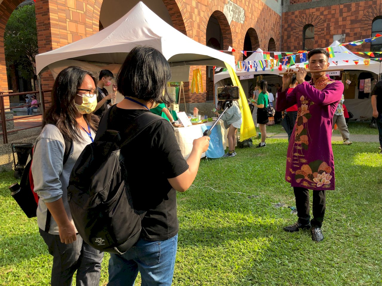 Radio Taiwan International co-hosts The Grasstraw Festival