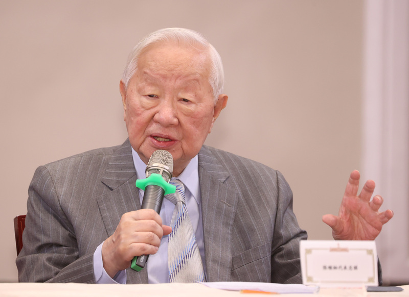 TSMC founder: Interaction with Xi Jinping at APEC was personal decision