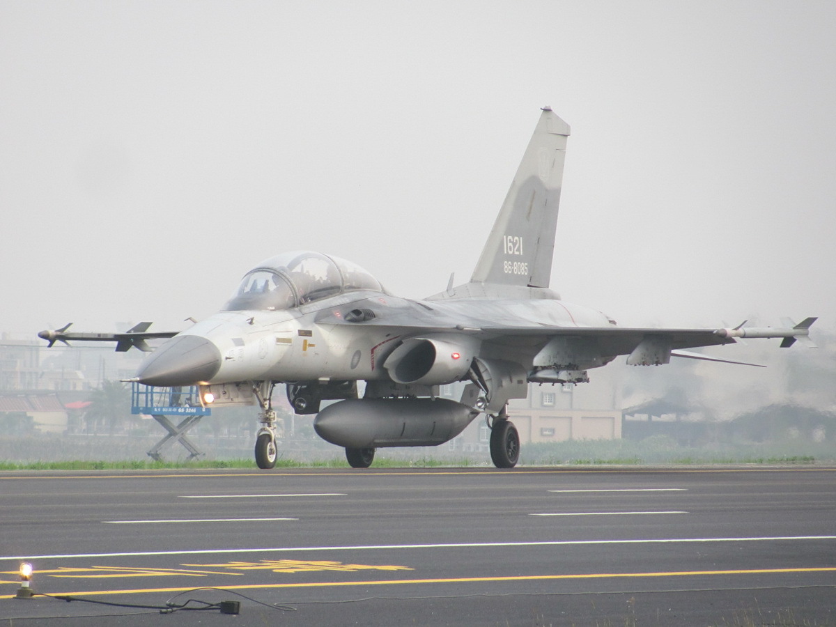 VIDEO: Southern Taiwan sees joint force military exercise