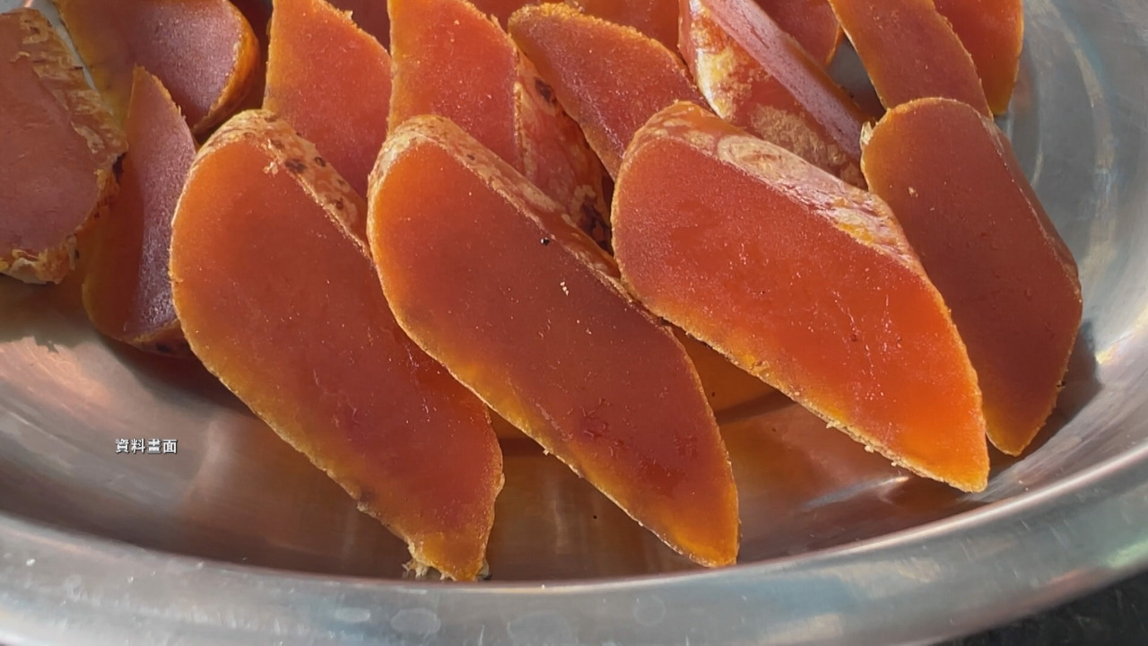 VIDEO: Mullet roe prices increase due to warmer winter temperatures