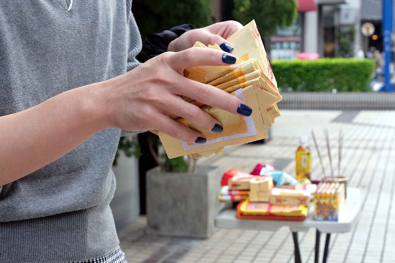 Everyday customs in Taiwan: The work of folding spirit money
