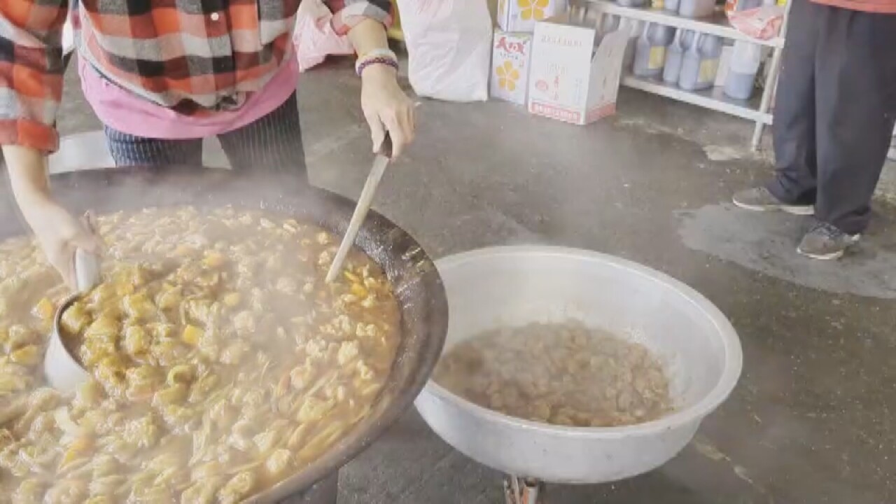 VIDEO: Shop owners face high demand for New Year dishes