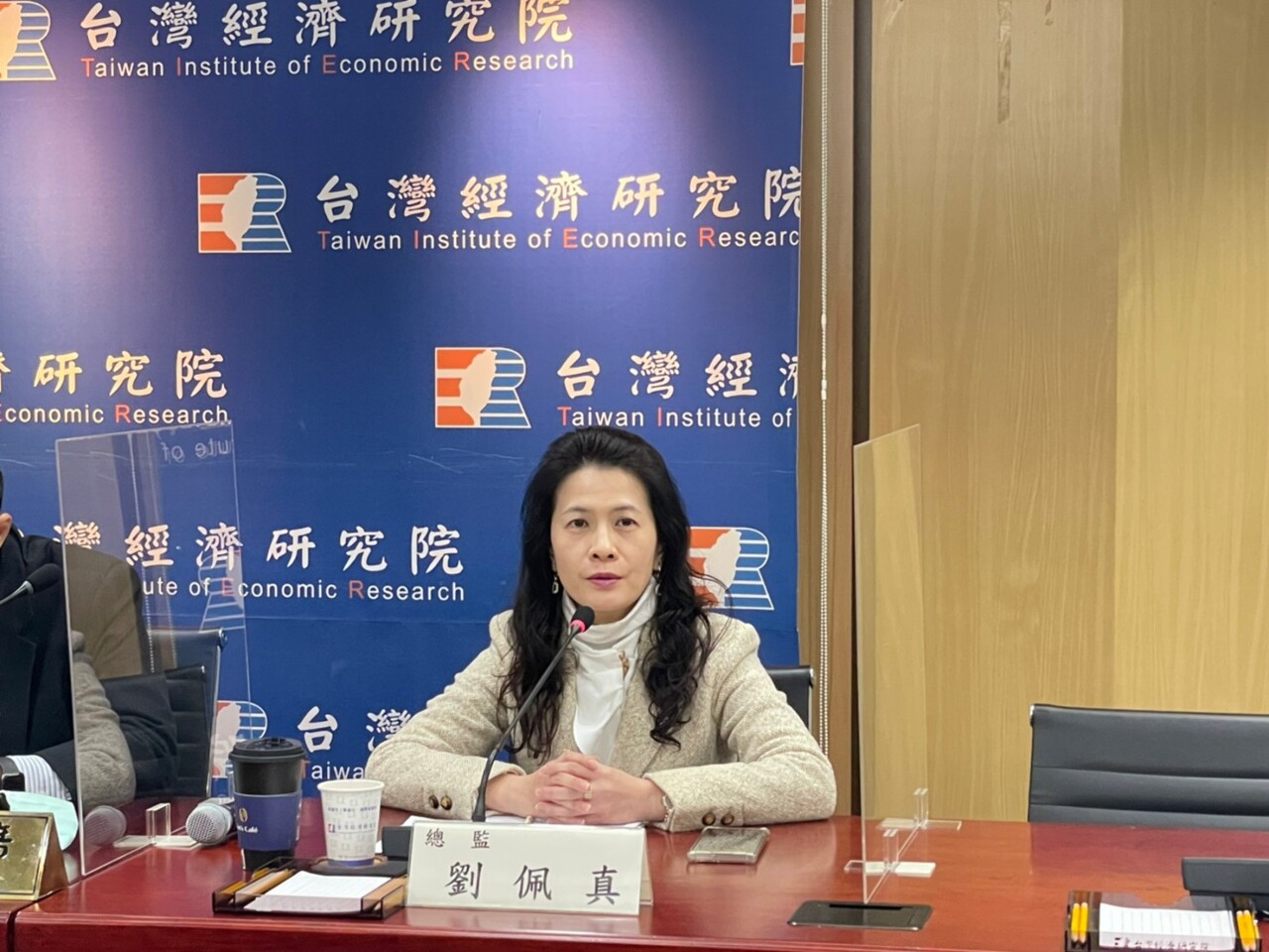 Expert: Taiwan semiconductor industry looks into contingency plans