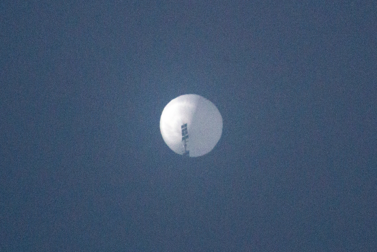 VIDEO: Suspicious balloon spotted in northern Taiwan