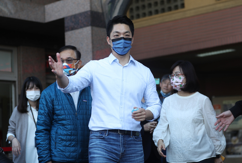 Taipei Mayor Chiang Wan-an seeks to reconcile with 228 victims’ families