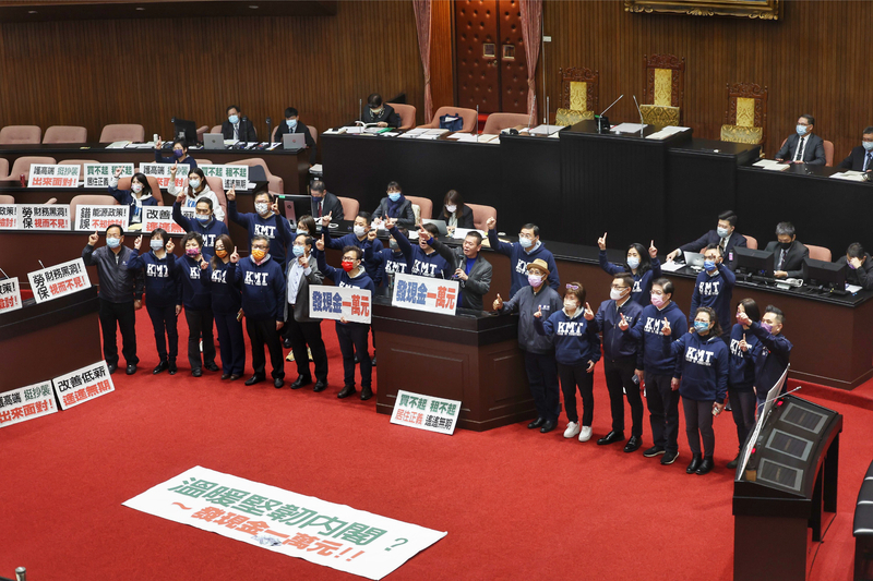 Opposition KMT prevents new premier from giving report to legislature