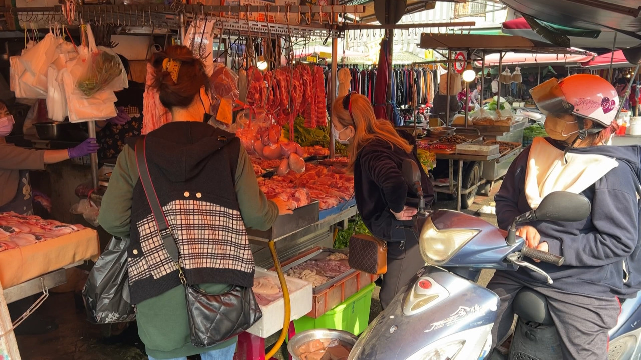 VIDEO:Feed shortage sends Taiwan pork prices sky high