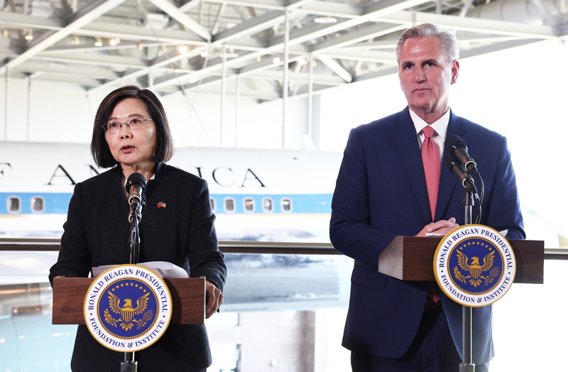 President Tsai meet with US House Speaker McCarthy in California