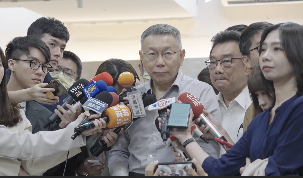 Presidential candidate Ko Wen-je calls for restarting talks on cross-strait services deal